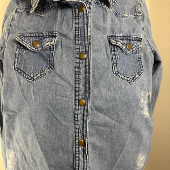 Miley Cyrus Distressed Denim Button Down Shirt 8313 - Picture 4 of 10